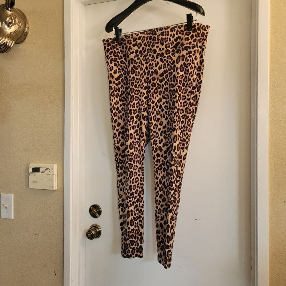 Torrid leopard print pixie pants - image 3